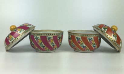 null MEISSEN Pair of covered candy boxes in polychrome porcelain with enamelled decoration...