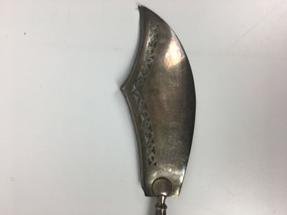  SILVER FISH PEEL with ebony handle. Cock punch 1st title Long: 37 cm gross weight:...