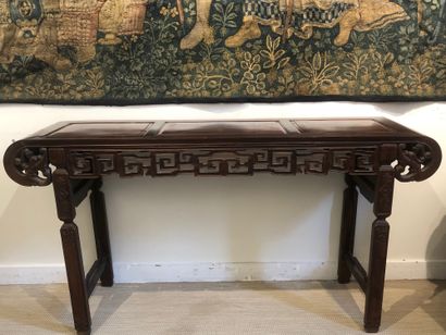 null CHINA Large hardwood console with openwork belt of rinceaux and lingzhi, the...