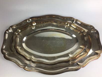 null Reunion of THREE SERVICE TRAYS in silver metal with a moving contour with threads....