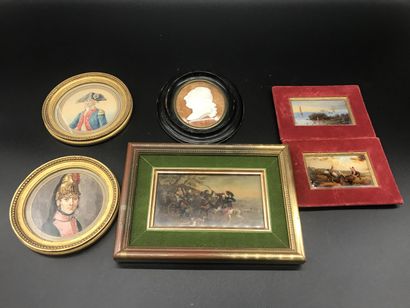null Ensemble de miniatures comprenant : 

Deux portraits d'officier à l'aquarelle...