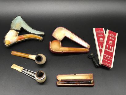 null Set of four PIPES, two of which are in cases, a tortoiseshell cigarette smoker...