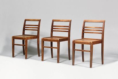  RENE GABRIEL (1890-1950) Sinistrées Suite de trois chaises à dossier légèrement...