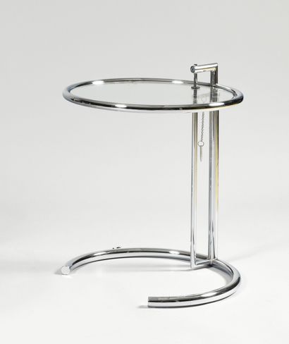  EILEEN GRAY (1878-1976) D’après le modèle d’E 1027 Table de salon en tube chromé...