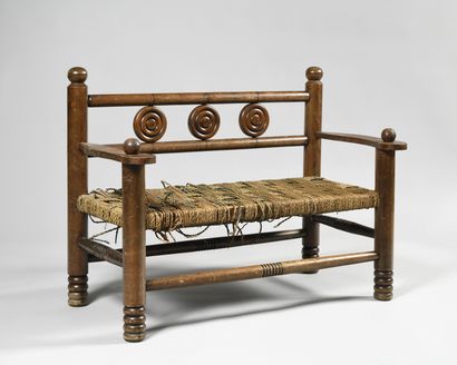 null CHARLES DUDOUYT (1885-1946), Attribué à Petit banc de cheminée en bois tourné,...