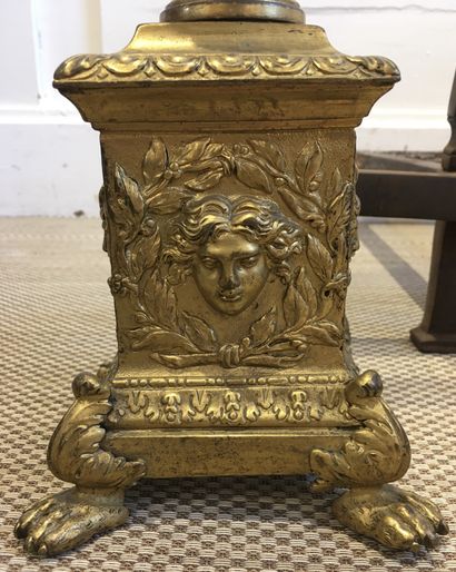 null Important PAIR OF CHISELED GOLDED BRONZE WITH CHISELED BRONZE with covered pots...
