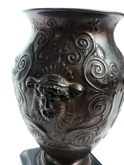 null BARBEDIAN Vase of ovoid shape in bronze with brown patina nuanced with chiselled...