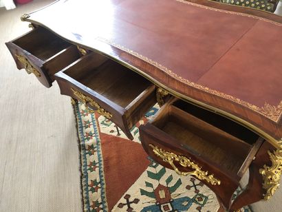 null OFFICE FLAT in veneer wood and marquetry opening by three drawers on the front...