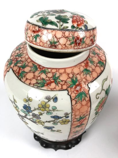 null CHINA Pair of covered porcelain vases of ovoid shape decorated in enamels of...