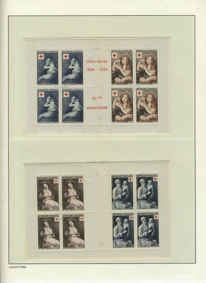  FRANCE : Ensemble de 3 albums contenant des timbres principalement neufs dont carnets...