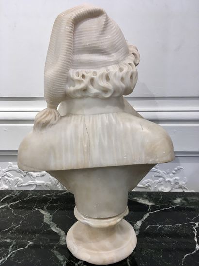 null ECOLE ITALIENNE du XIXe siècle Pêcheur napolitain Buste sur piédouche en marbre...