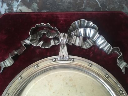null Silver PINK HOLDER with ribbon decoration. With its bevelled glass. In a box...