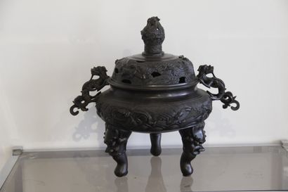 Perfume burner with its bronze lid decorated...