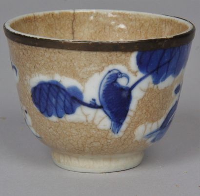 null China for Vietnam, 19th century Small porcelain bowl decorated in blue and white...