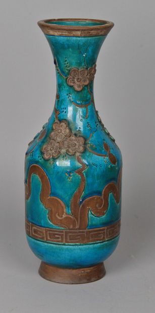 null IN THE TASTE OF CHINA OR JAPAN. Vase in turquoise glazed sandstone with decoration...
