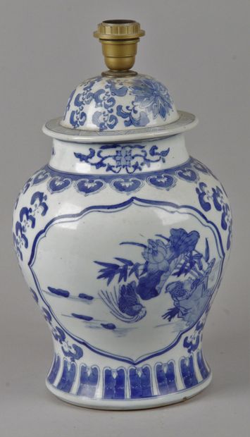 null CHINA. Covered blue-white porcelain vase decorated with peacocks and ducks,...