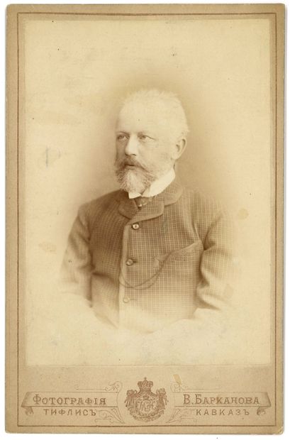 null TCHAÏKOVSKI Piotr (1840-1893)

Portrait. Sépia montée sur carton de l’atelier...
