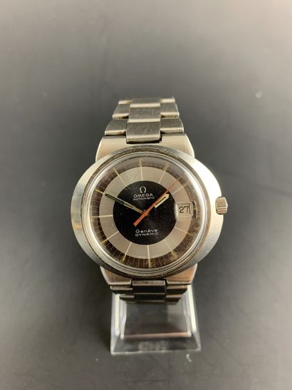 null OMEGA Automatic Genève Dynamic About 1970. Steel men's wristwatch in oval tonneau...