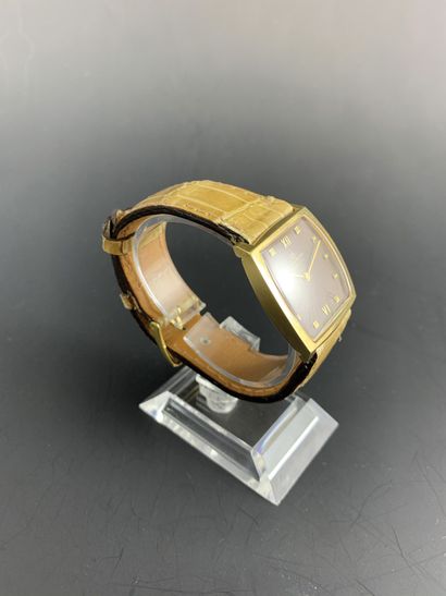  MOVADO Zenith About 1970. Ref: 048M257. Case back ref: NA 6537. 18K yellow gold...