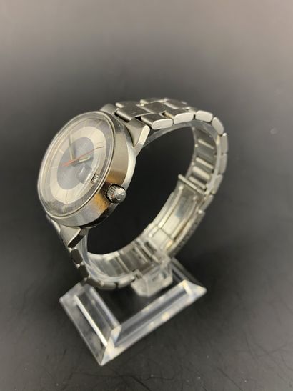 null OMEGA Automatic Genève Dynamic About 1970. Steel men's wristwatch in oval tonneau...