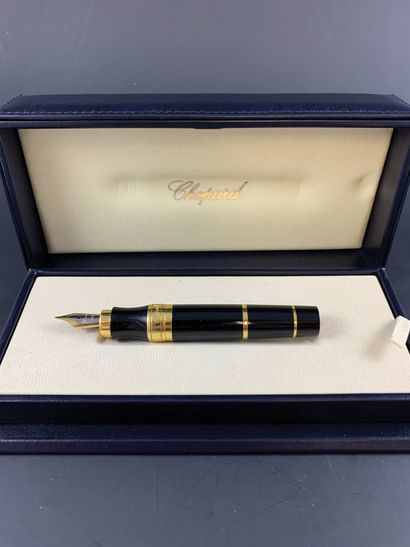 null CHOPARD "Twister Pen" Chopard fountain pen, 18K gold nib and steel. Deployable...