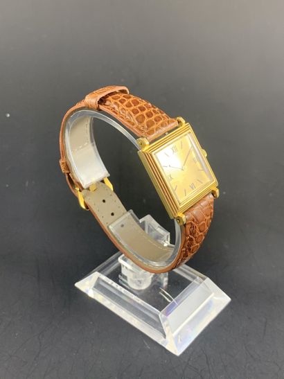 null BOUCHERON La Carrée About 1960. 18K yellow gold wristwatch, square case, yellow...
