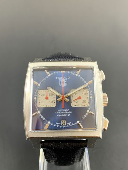 null TAG HEUER "Monaco" Steve MCQueen ref. CAW2111 vers 2014. Large montre bracelet...