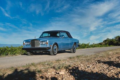 1975 ROLLS-ROYCE CORNICHE CABRIOLET Numéro de série DRD21660

Belle présentation

Nombreux...