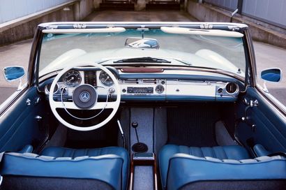1967 MERCEDES-BENZ 250SL PAGODE 
Numéro de série 11304310000772

Capote et hard-top

Exemplaire...