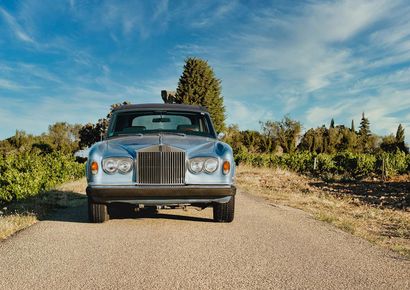 1975 ROLLS-ROYCE CORNICHE CABRIOLET Numéro de série DRD21660

Belle présentation

Nombreux...