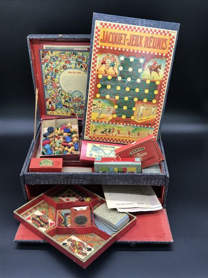 null Living room GAME BOX with roulette wheel

Containing multiple board games. 

Probably...