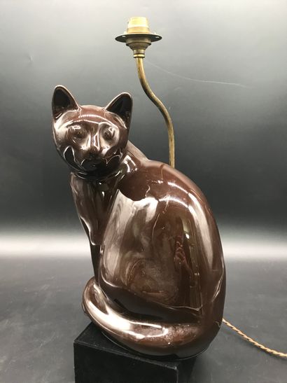 null LAMPE en faïence émaillée

en forme de chat, de couleur brune

Circa 1970

H....