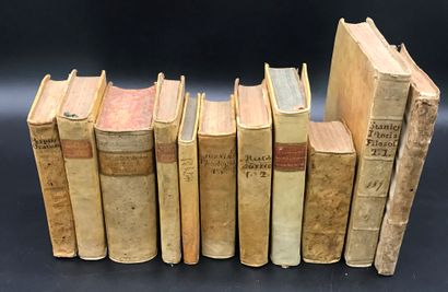 null Lot de onze volumes en reliure velin en latin. 

Bon état général des reliure...