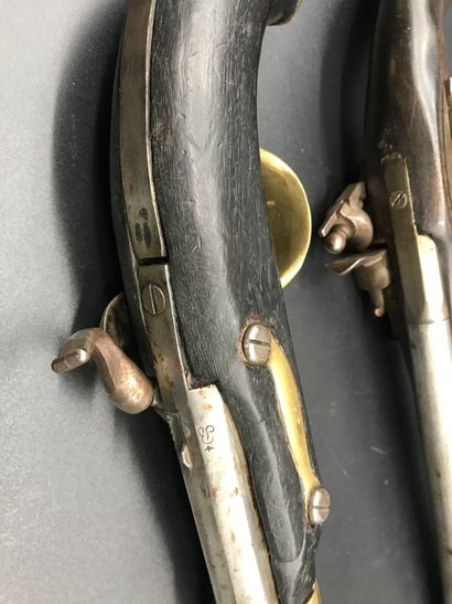 null Lot of two ARCON PISTOLS 

flintlock, with ramrod. 

Restorations, in the state

The...