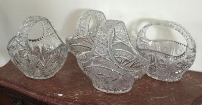 null Set of four BASKETS

in cut crystal.

Average height : 29 cm

BE