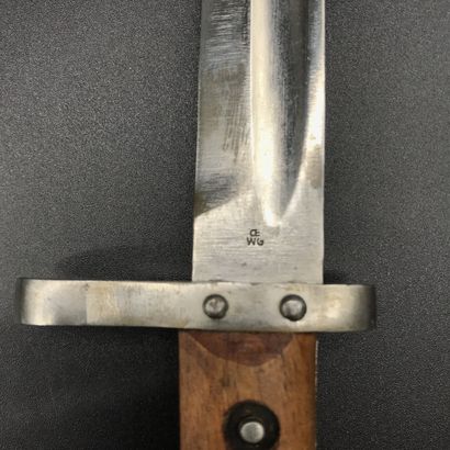 null MAUSER BAYONET

Austrian

Blade marked, punch with the two-headed eagle and...