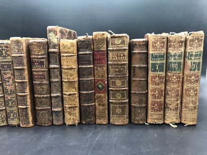 null Lot de livres anciens comprenant 36 volumes dont : 

Paul et Virginie, l'Amie...