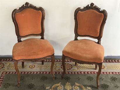 null Paire de CHAISES carbiolet de style Louis XV en bois sculpté et velours

BE