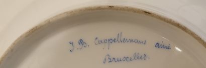 null BRUSSELS-MANUFACTURE CAPPELLEMANS Important porcelain table service with golden...