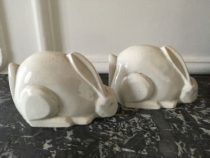 null TRAVAIL ART DECO Paire de lapins en céramique blanche signés "Clément" 11 x...