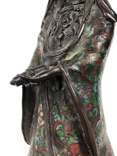  JAPON Guanyn en bronze cloisonné. XIXème siècle Haut: 31 cm