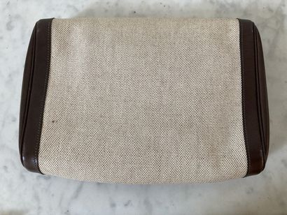 null HERMES Toilet bag in beige canvas and brown leather 25 x 19 cm (scratches)