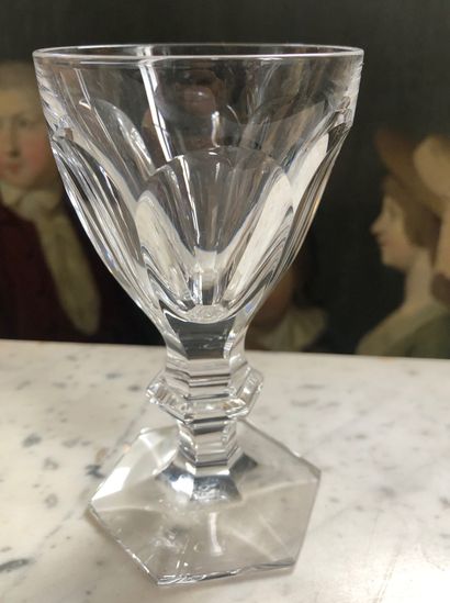 null BACCARAT Service de verres en cristal taillé, modèle Harcourt, comprenant :...