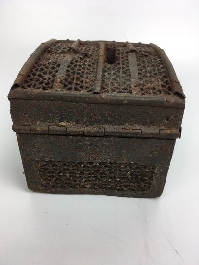 null Rectangular MESSAGER'S CASE with curved lid in iron with a partly openwork decoration...