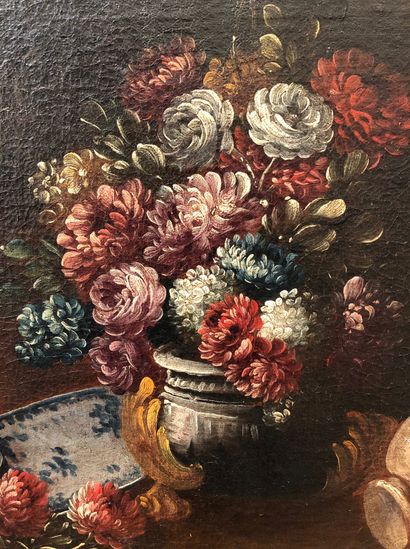 null ECOLE FRANCAISE du XVIIIe siècle Bouquet de fleurs dans un vase Huile sur toile...