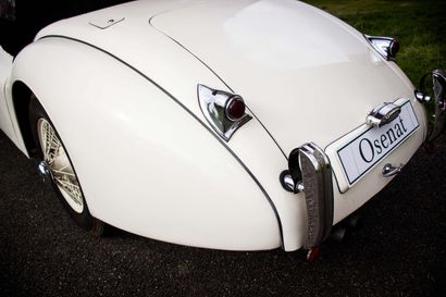 1952 JAGUAR XK120 OTS Numéro de série 674940

Matching Numbers 

Bel état de restauration...