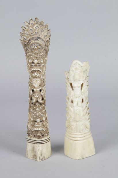 null PAIR OF SCULPTURES in bone decorated with Hindu deities. H : 23 and 15.5 cm