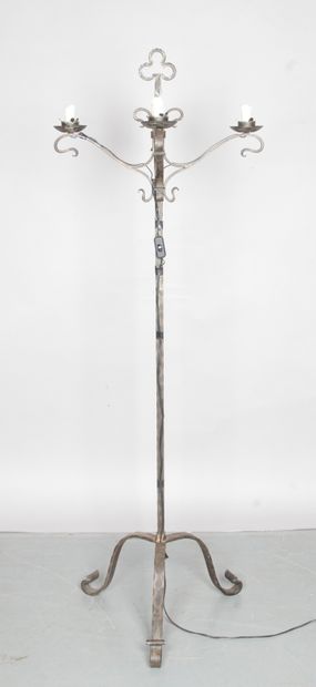 null LAMPAIRE in wrought iron with four arms of lights decorated with scrolls and...