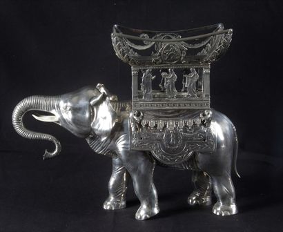 null IMPORTANT ELEPHANT, FORMING BUCKET OR TABLE CENTER, in silver, in the 800 thousandths...