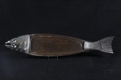 null Wooden and silver plated salmon dish. Length : 88 cm